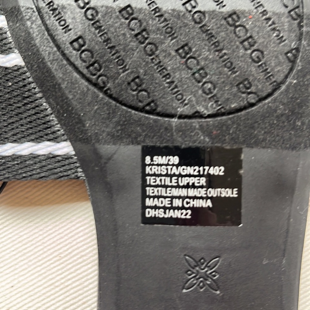 Two pair BCBG 8.5 Wide Sandals - Picture 3 of 8